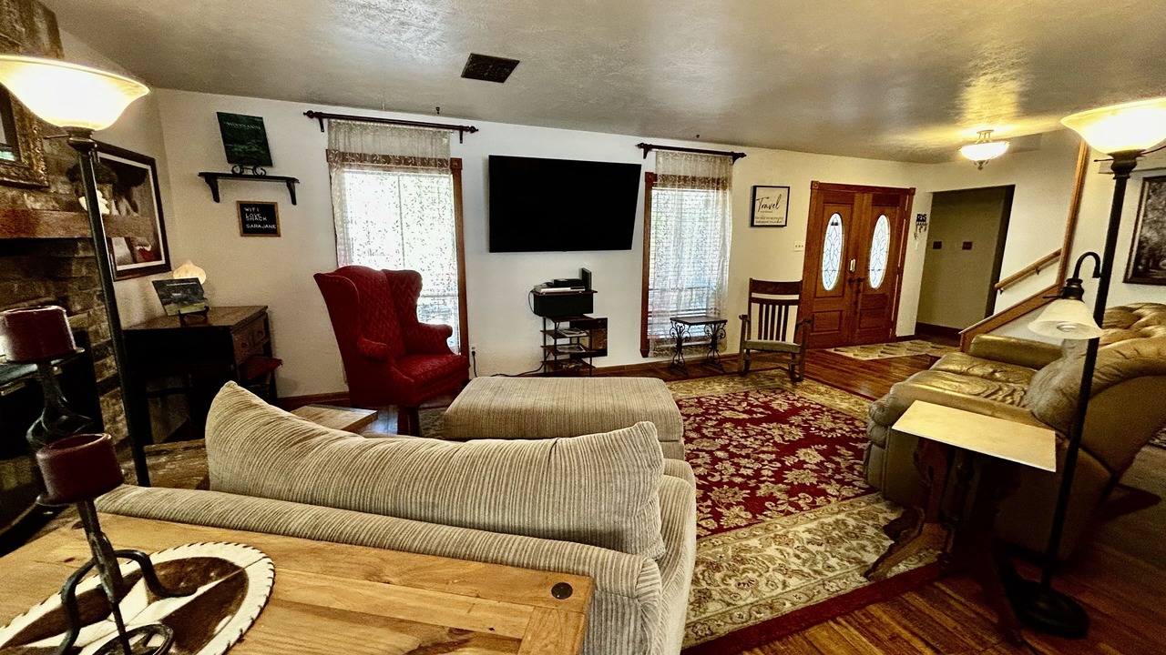 Photo of Livingroom in Grogan's Mill