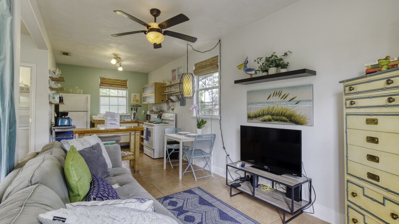 Photo of Livingroom in Kingston