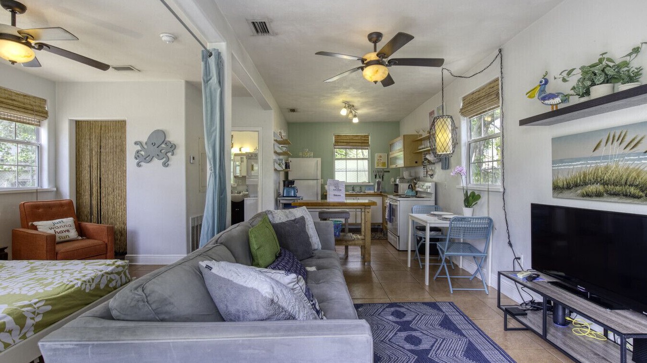 Photo of Livingroom in Kingston