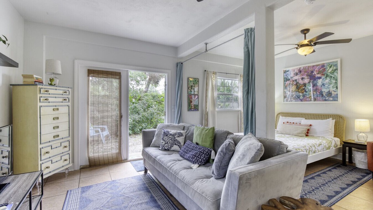 Photo of Livingroom in Kingston