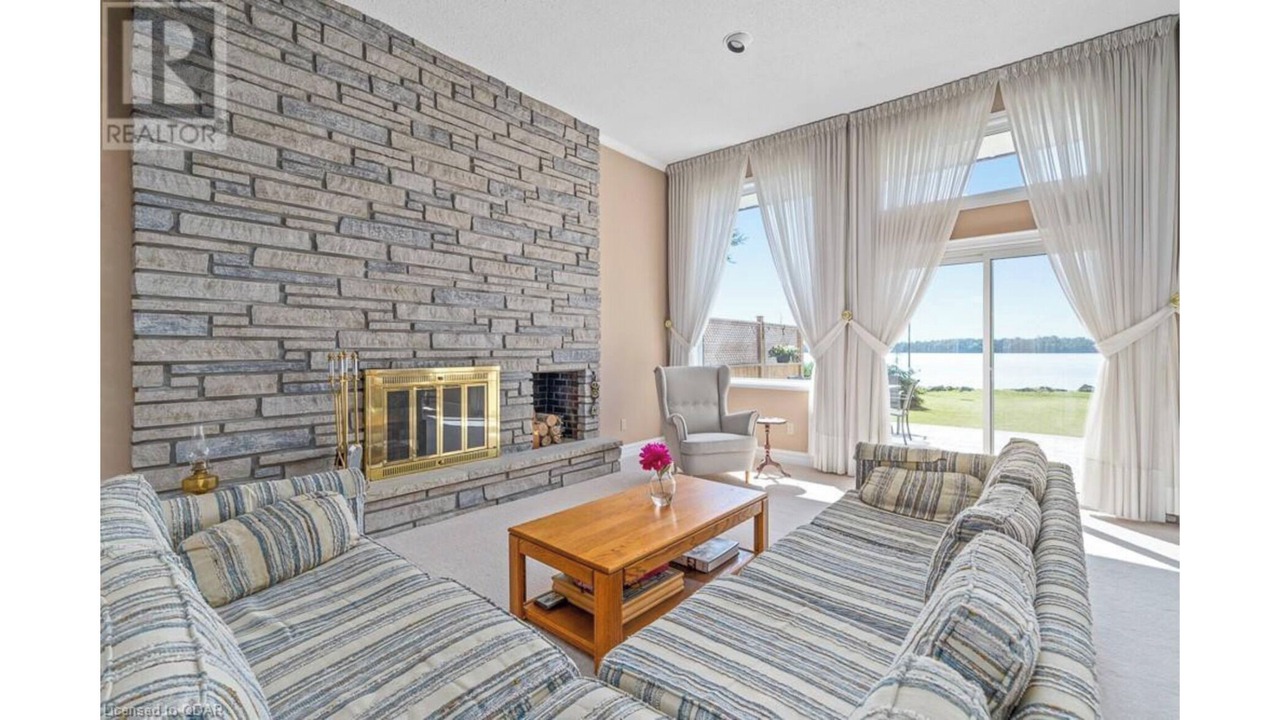 Photo of Livingroom in Prince Edward