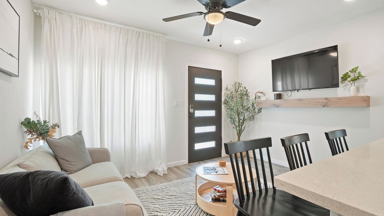 Photo of Livingroom in Greater East End