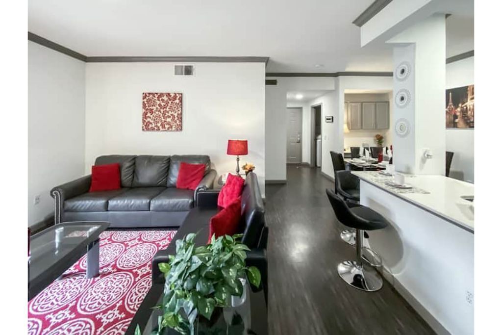 Photo of Livingroom in Astrodome