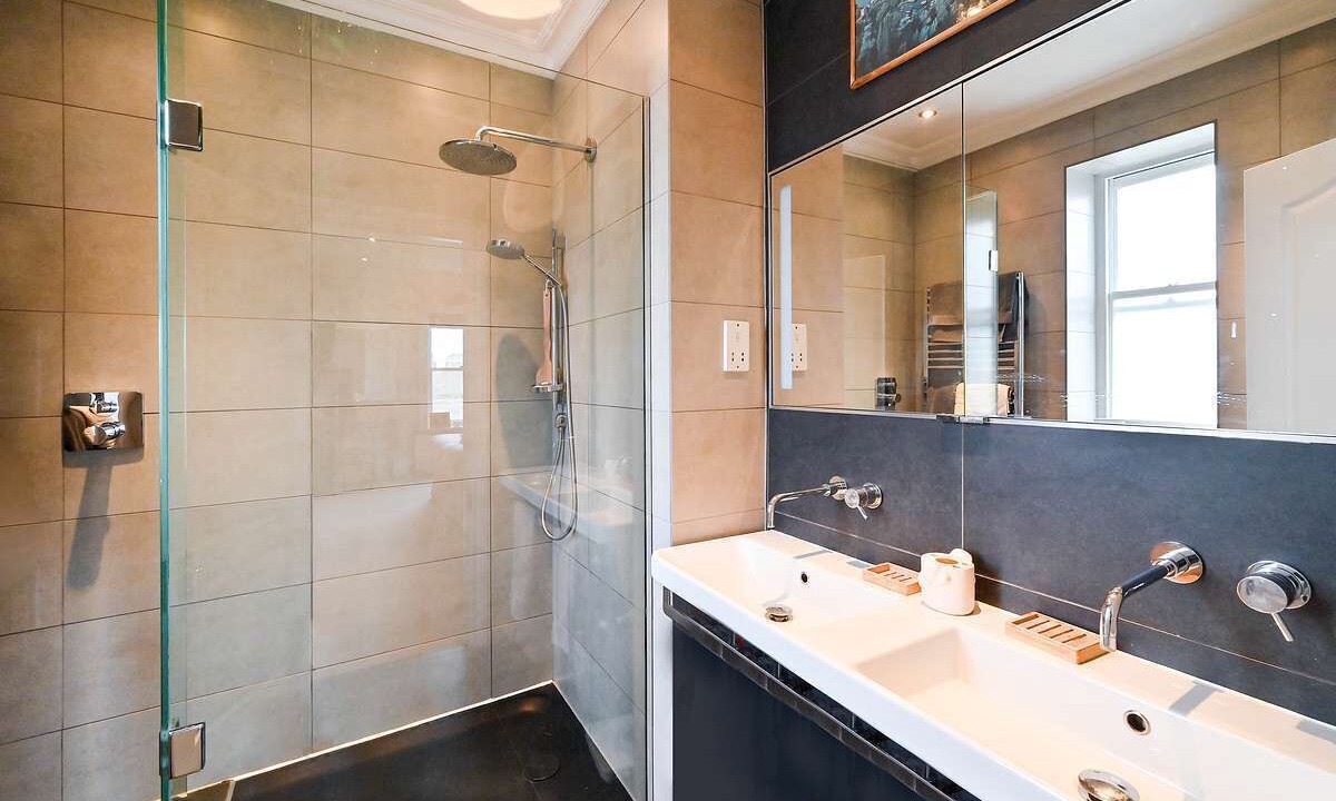 Photo of Bathroom in Thamesfield