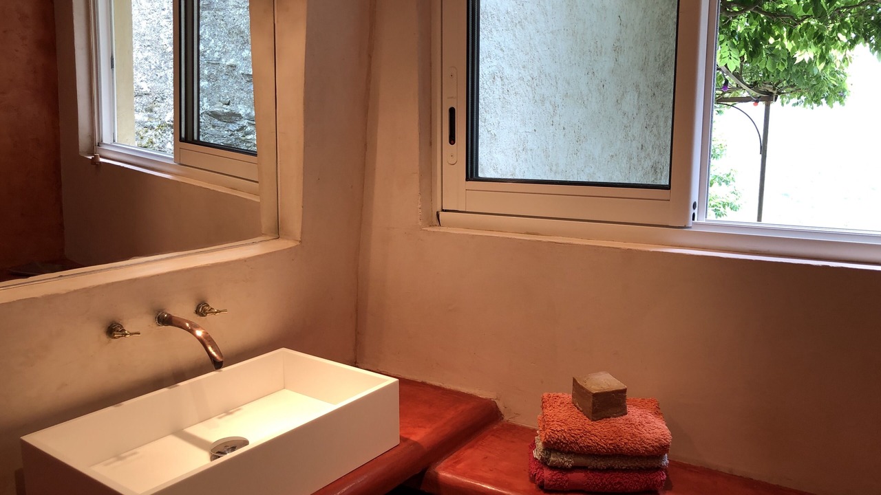 Photo of Bathroom in Roquefere