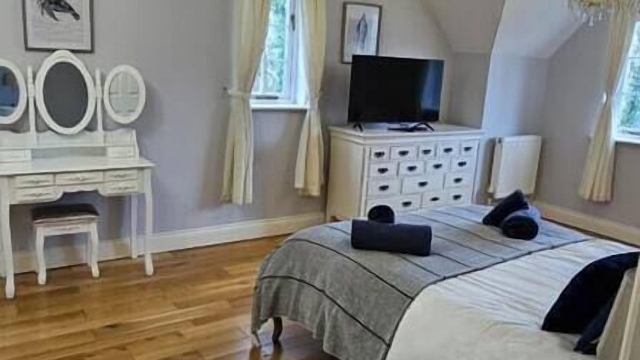 Photo of Others in Holworth