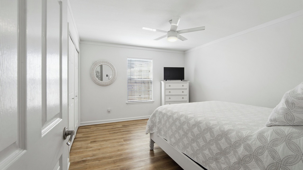 Photo of Bedroom in Hollywood Beach