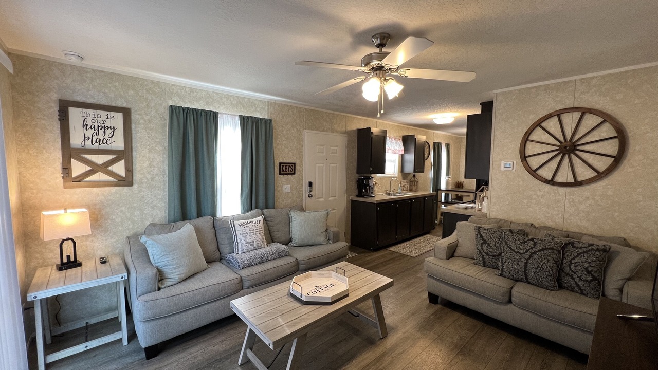 Photo of Livingroom in Eden