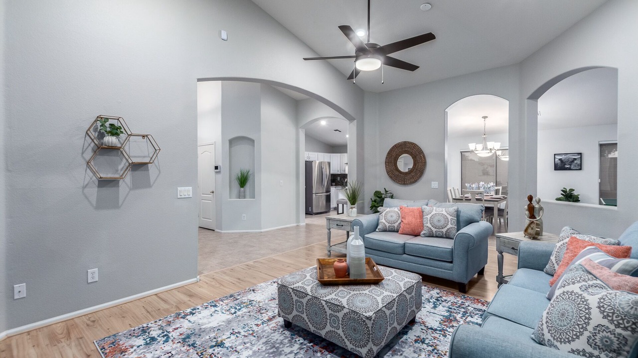 Photo of Livingroom in Canyon Trails