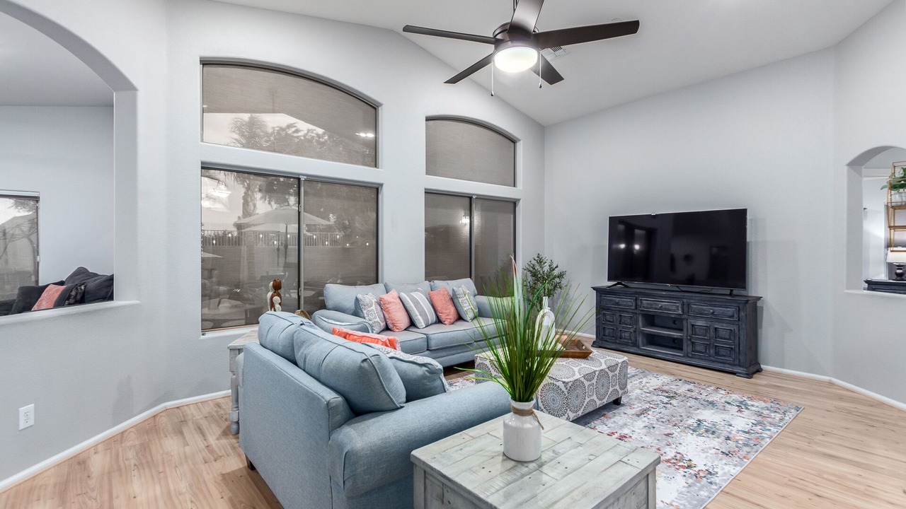 Photo of Livingroom in Canyon Trails