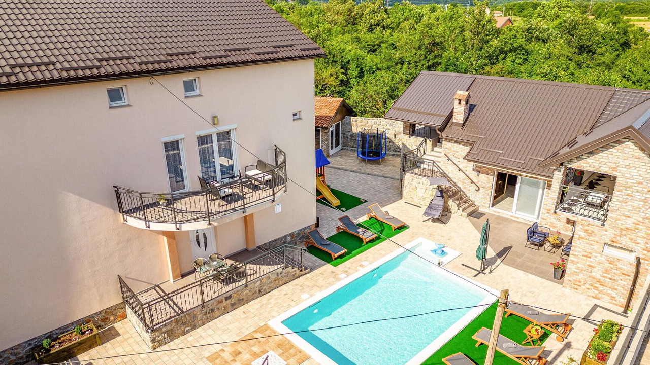 Photo of Outdoor in Gracac