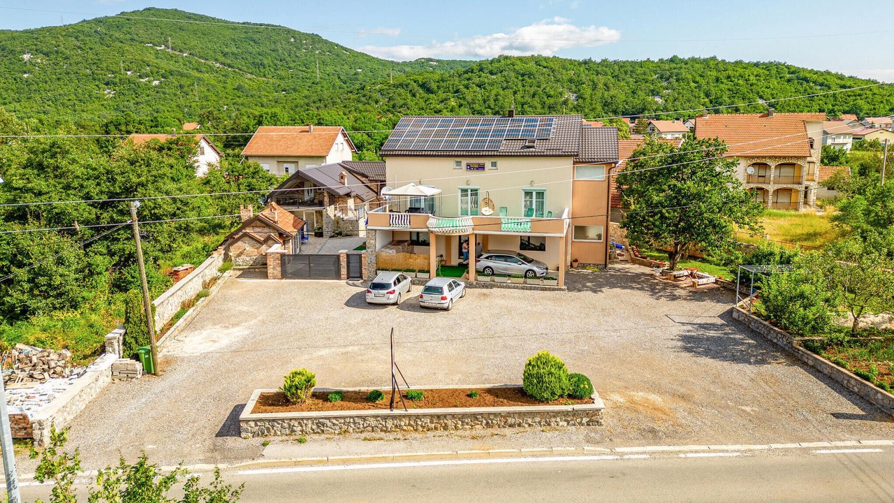Photo of Others in Gracac