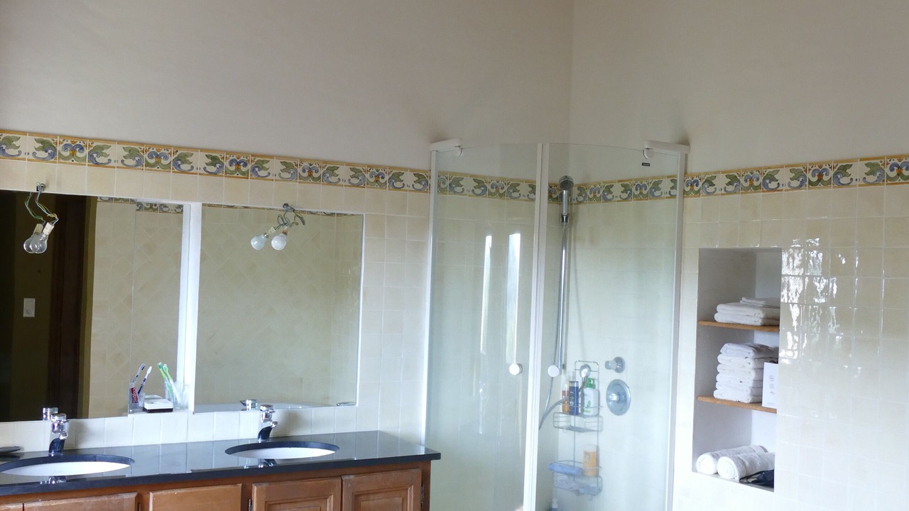 Photo of Bathroom in Colognac