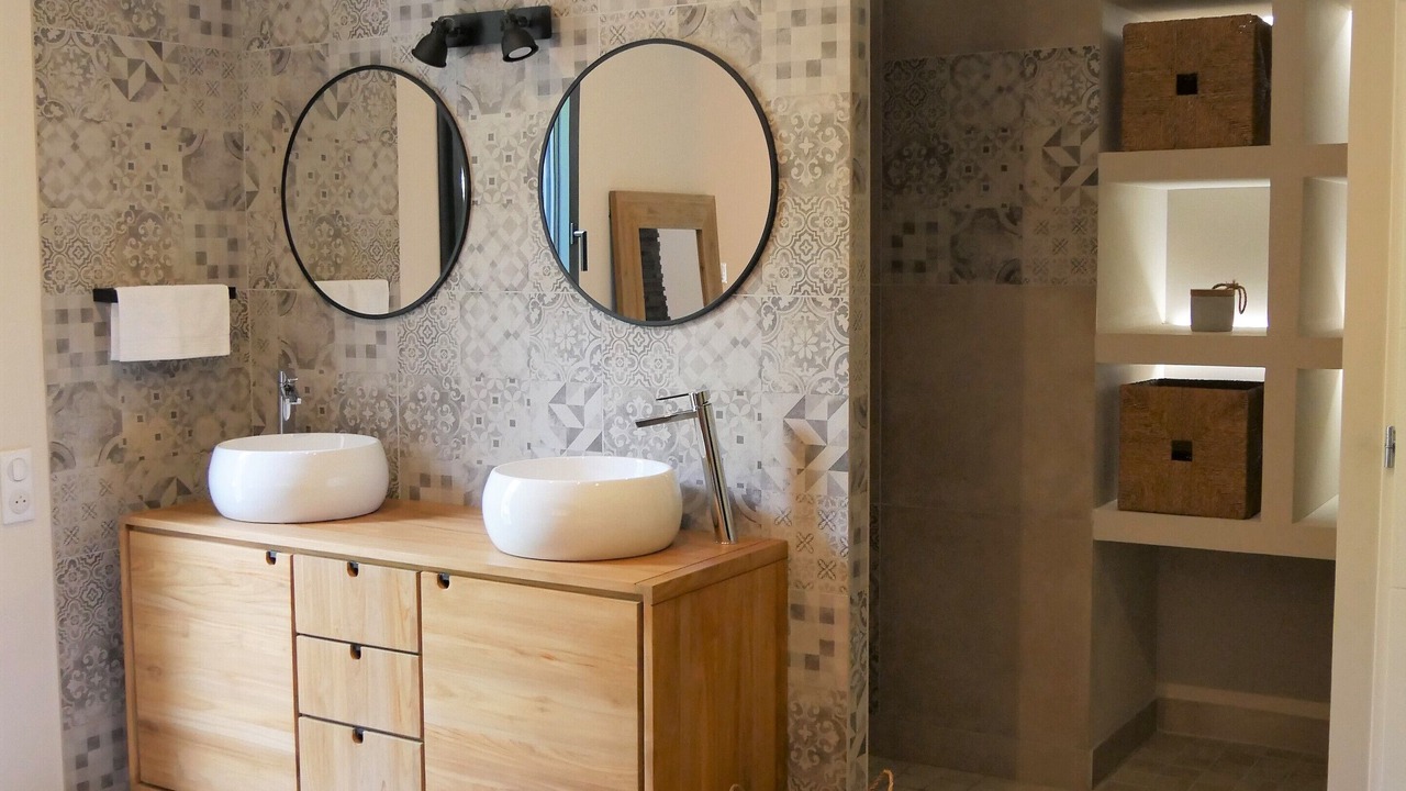 Photo of Bathroom in Suze-la-Rousse