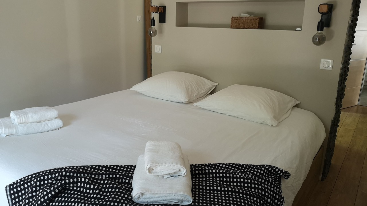 Photo of Bedroom in Suze-la-Rousse