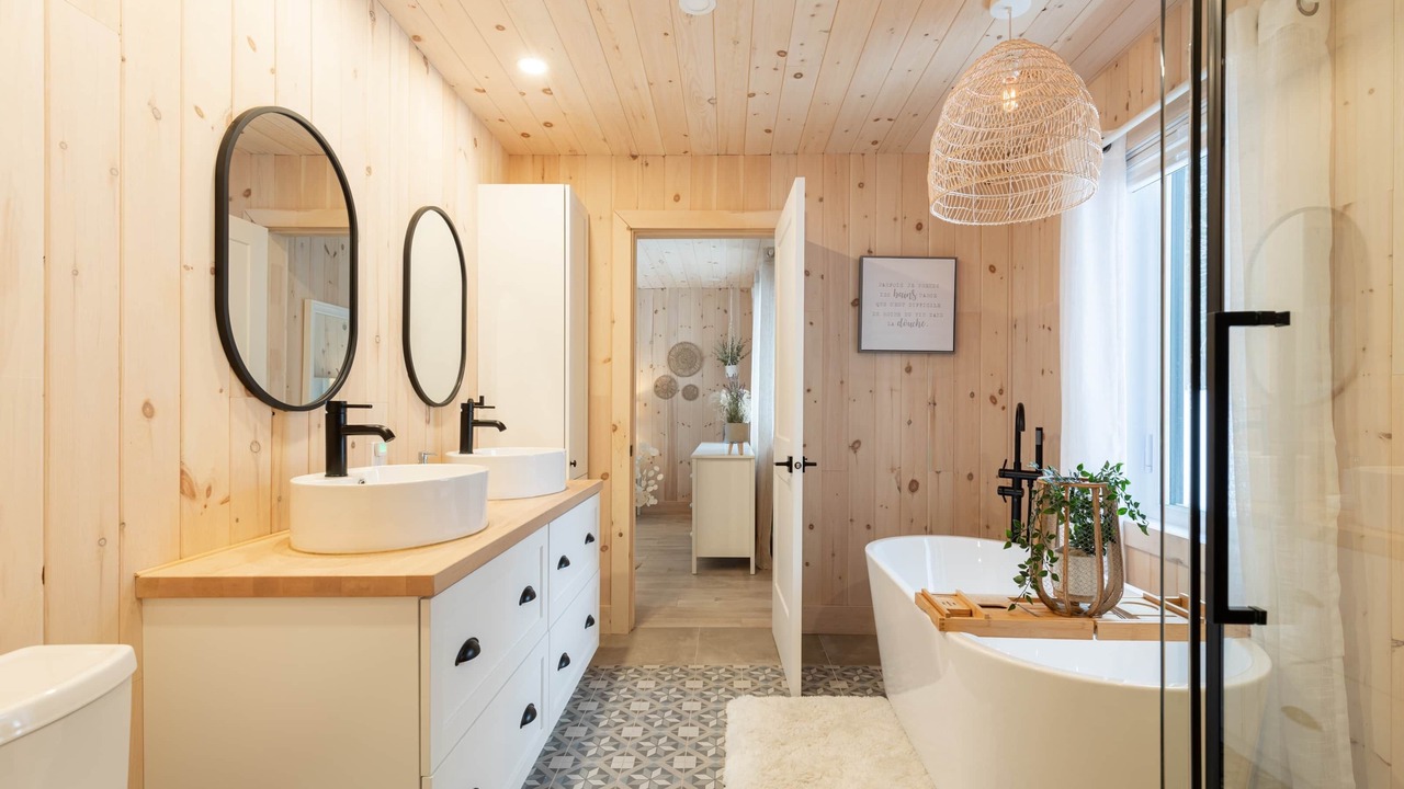Photo of Bathroom in Chertsey