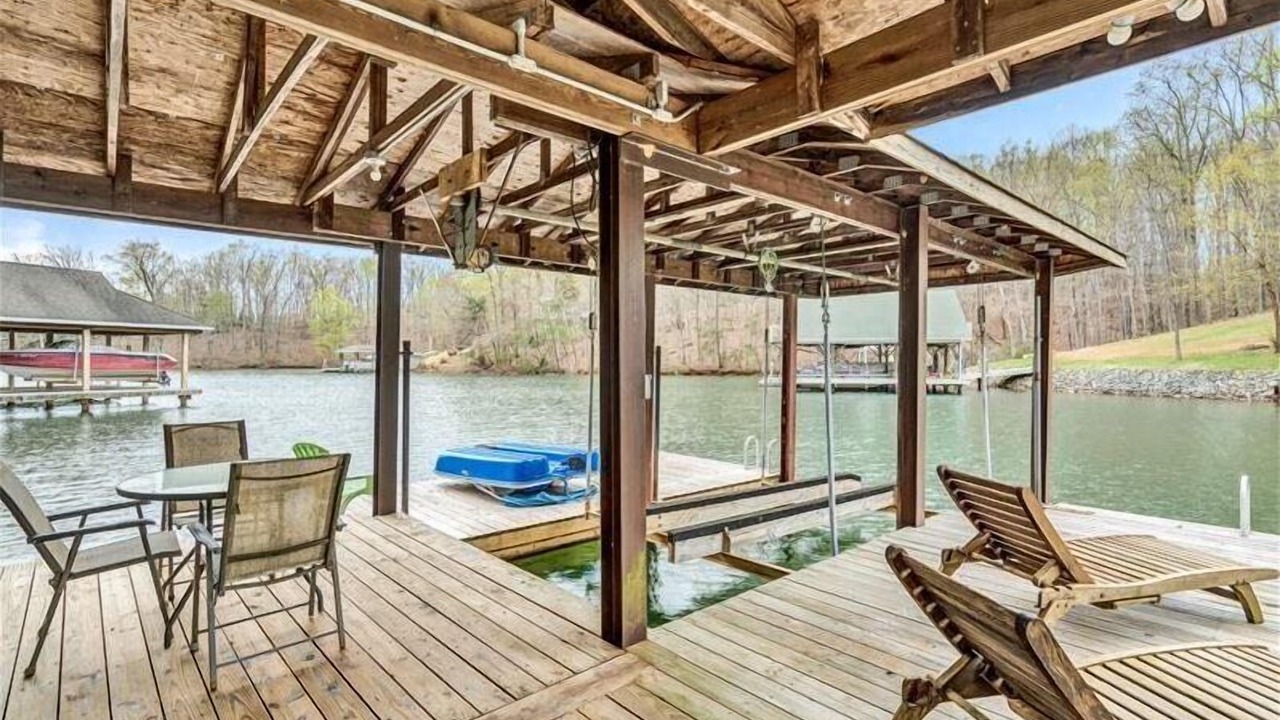 Photo of Outdoor in Huddleston