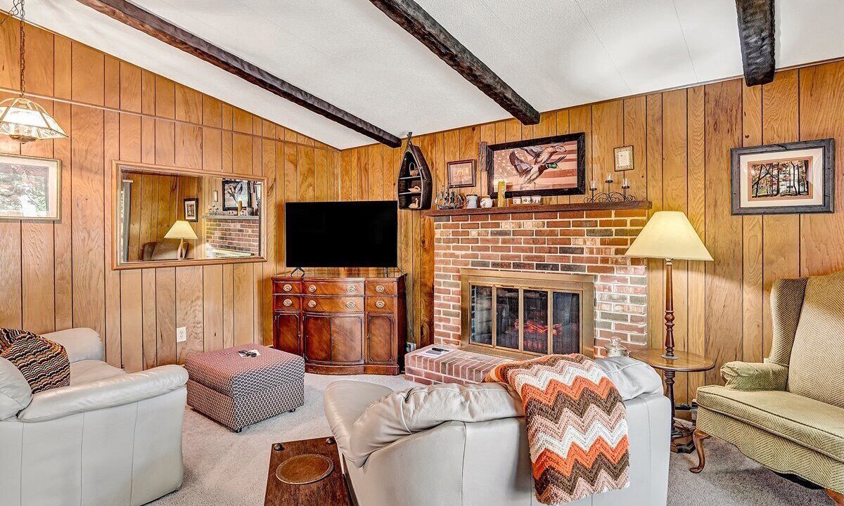 Photo of Livingroom in Huddleston