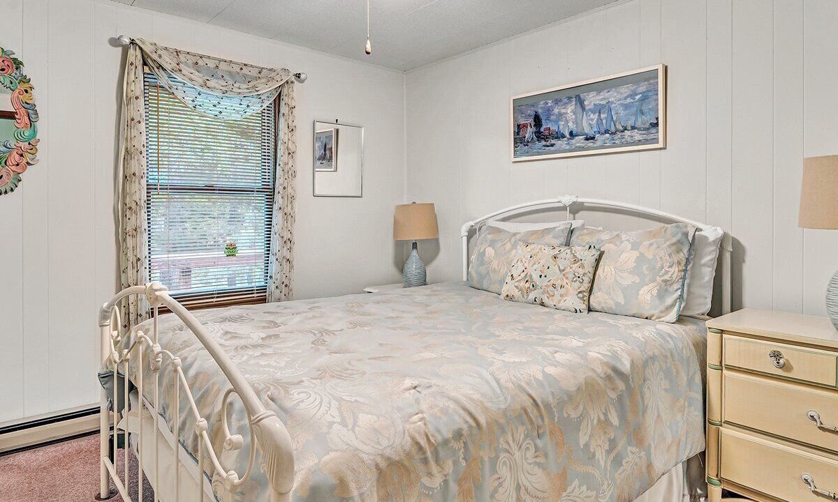 Photo of Bedroom in Huddleston