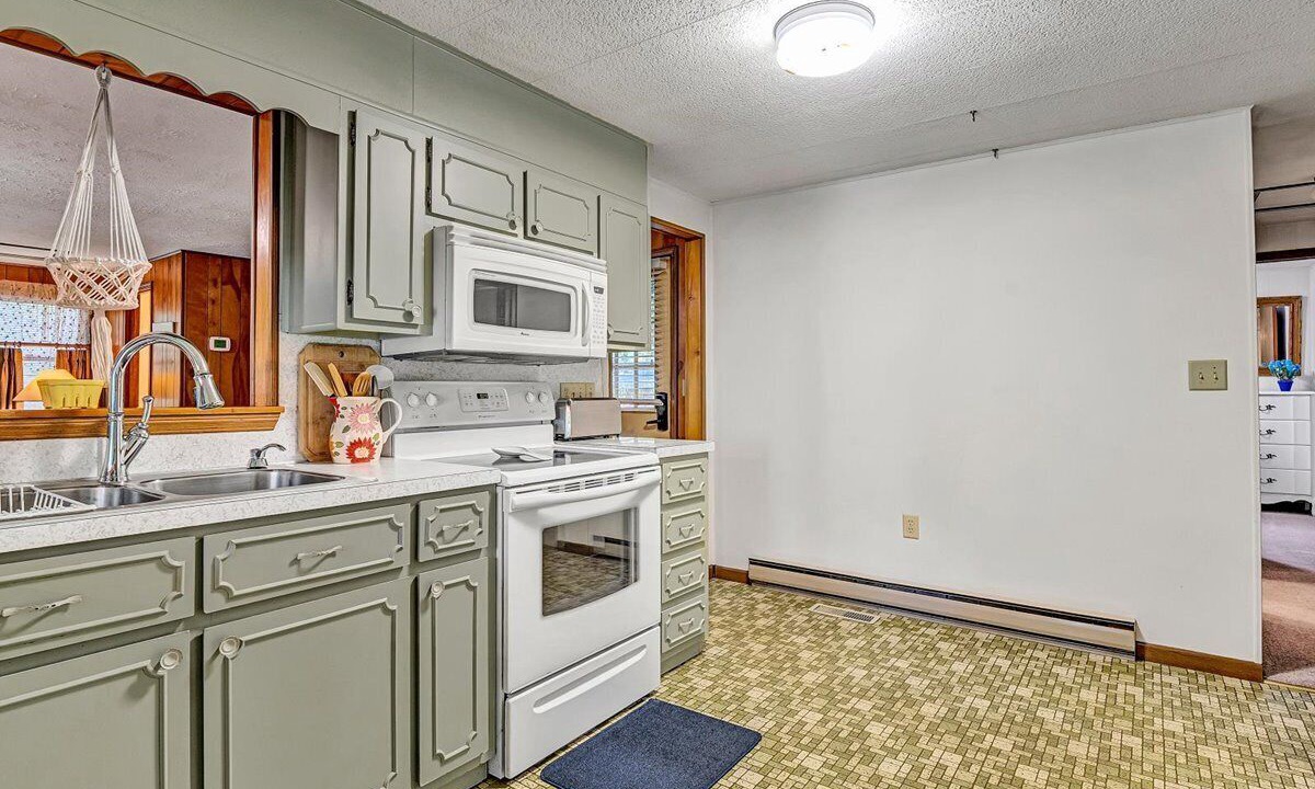 Photo of Kitchen in Huddleston