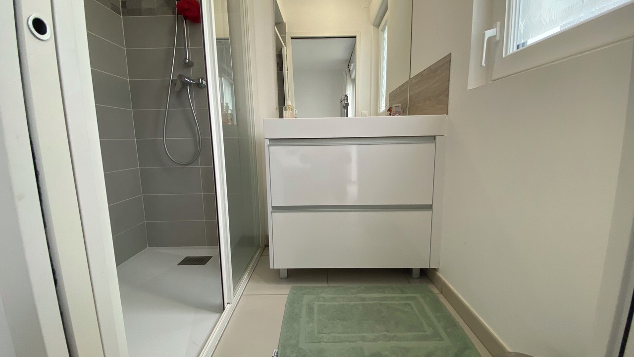 Photo of Bathroom in Sartrouville