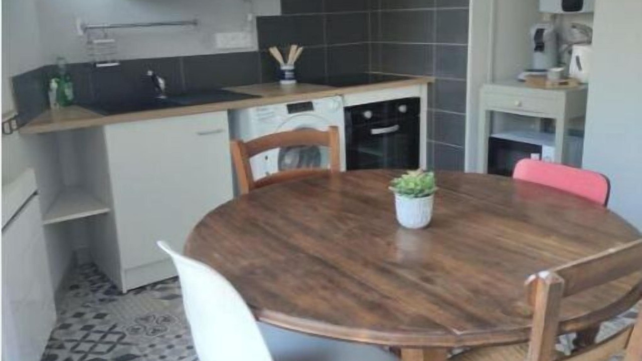 Photo of Kitchen in Saint-Georges-de-Luzencon
