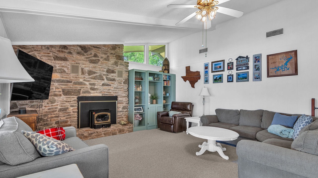 Photo of Livingroom in Graford