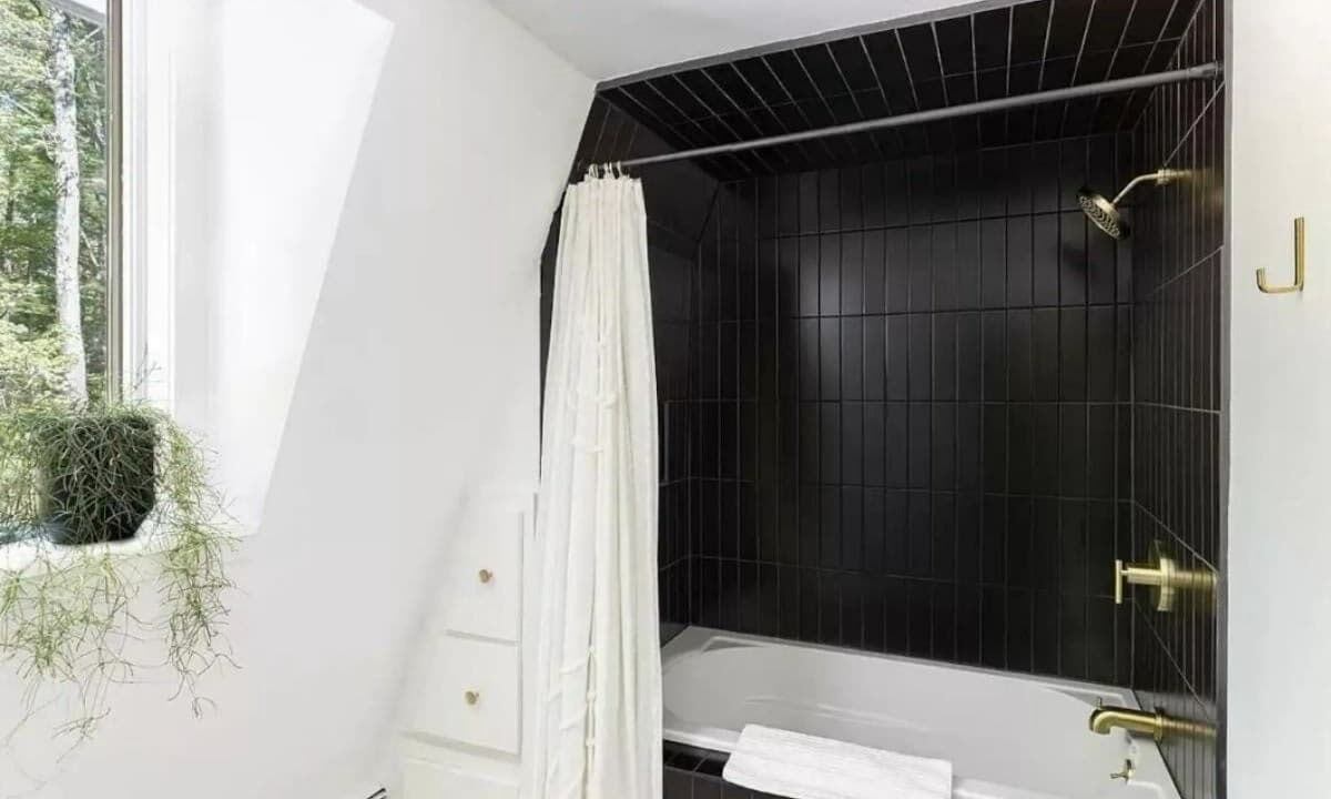 Photo of Bathroom in West Saugerties