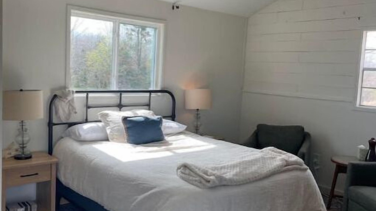 Photo of Bedroom in Marshall