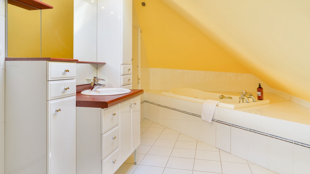 Photo of Bathroom in Schuman