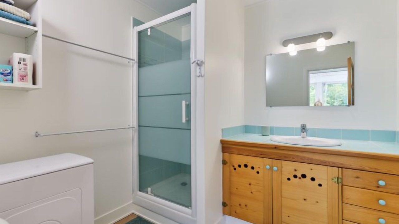 Photo of Bathroom in Croissanville