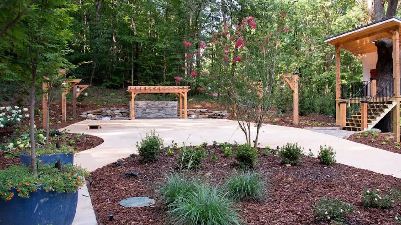Photo of Outdoor in Groveoak