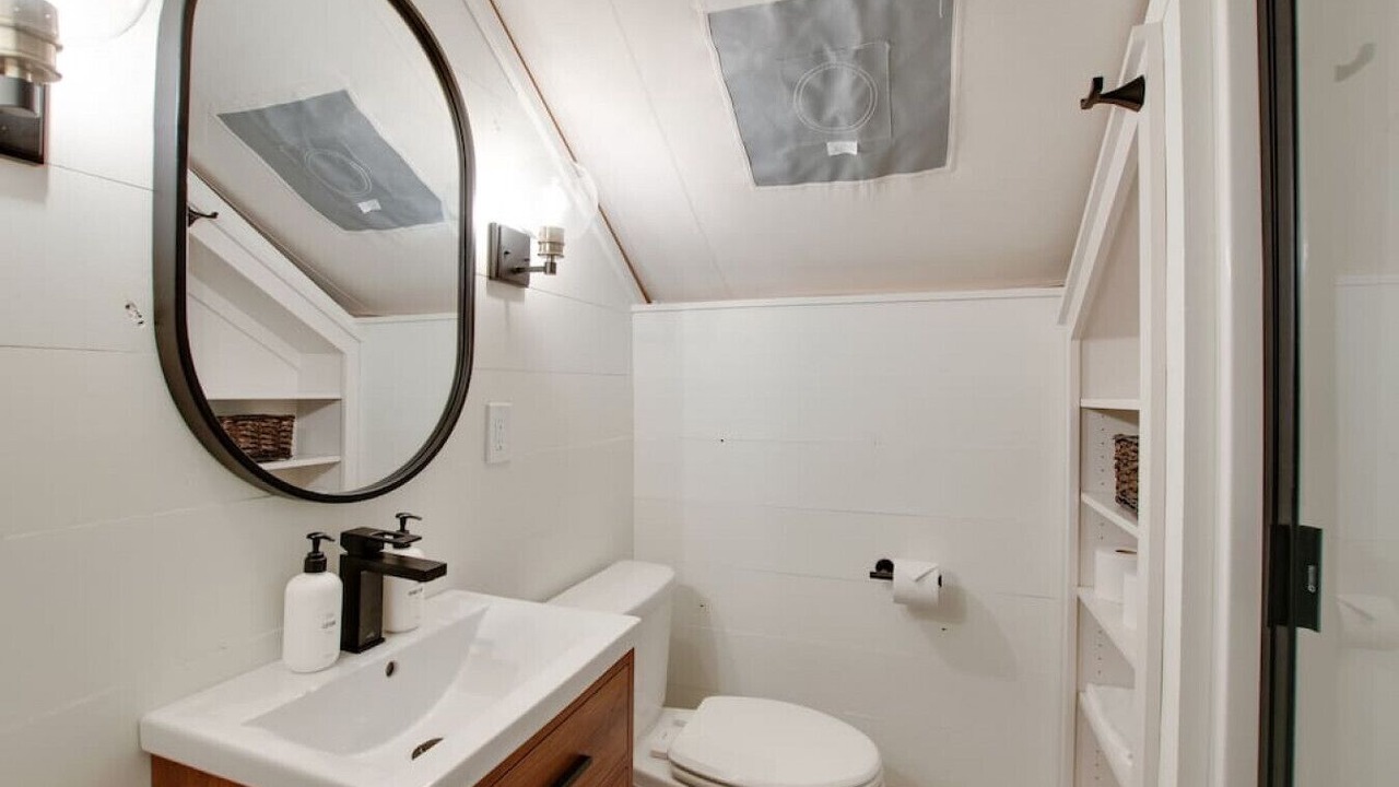 Photo of Bathroom in Groveoak