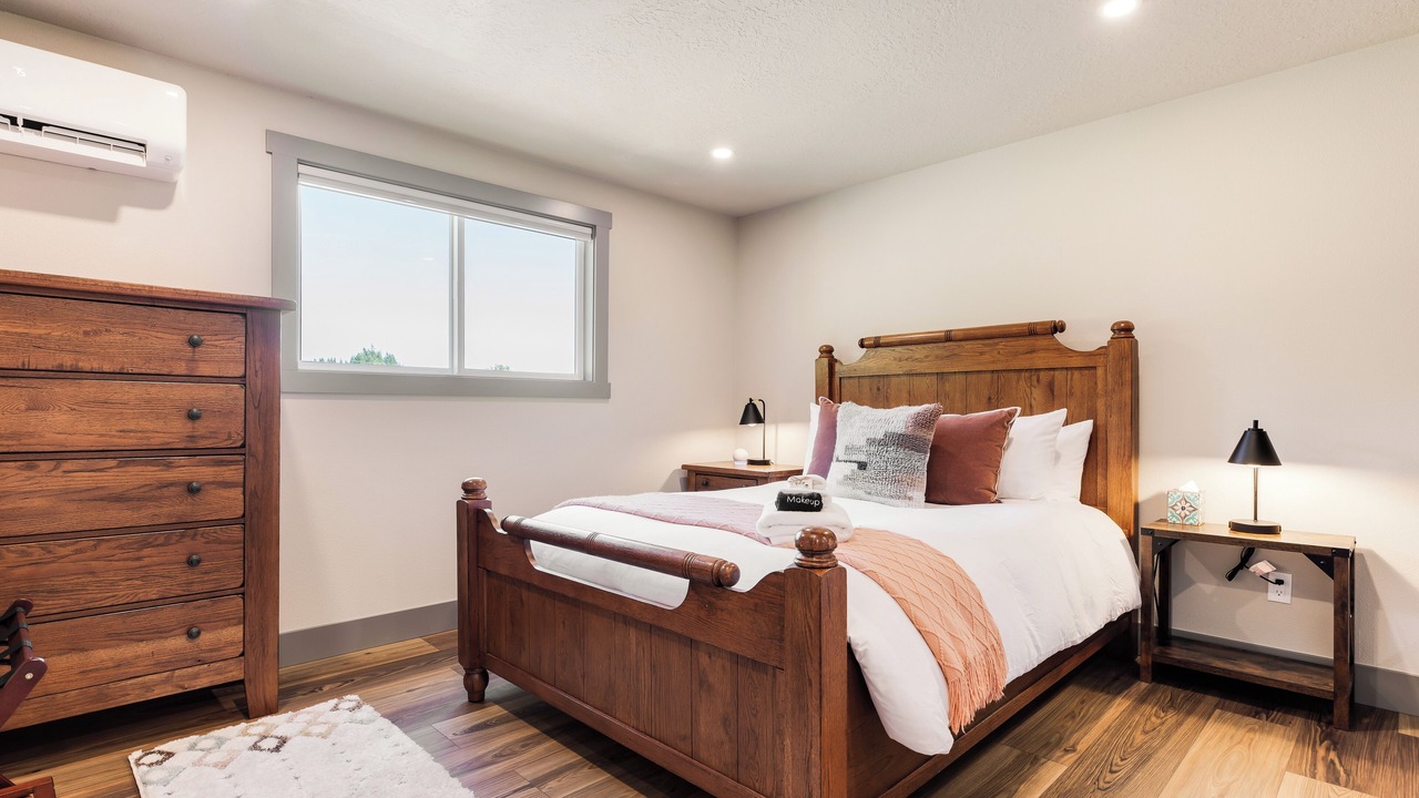 Photo of Bedroom in Salem