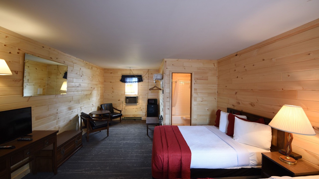 Photo of Bedroom in Mackinaw City