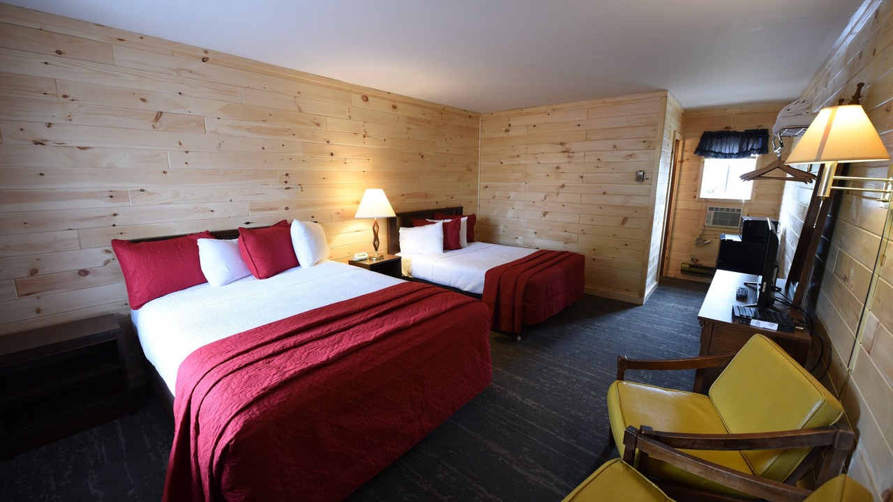 Photo of Bedroom in Mackinaw City