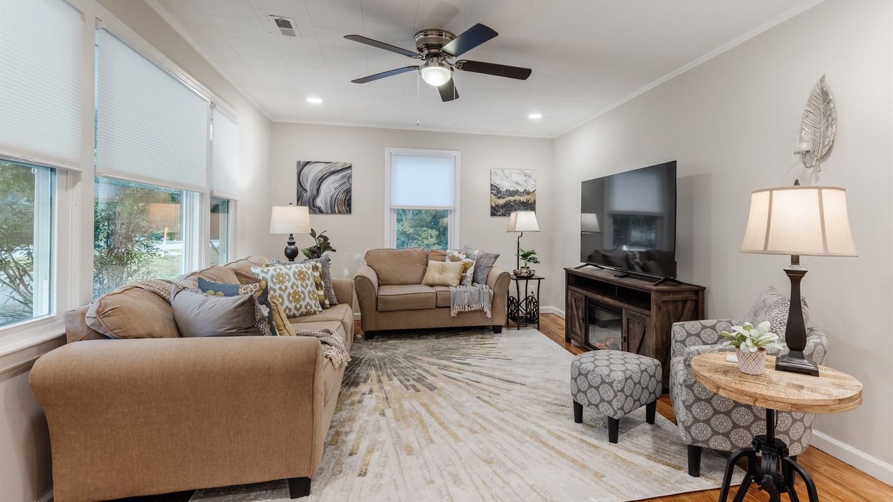 Photo of Livingroom in Landrum
