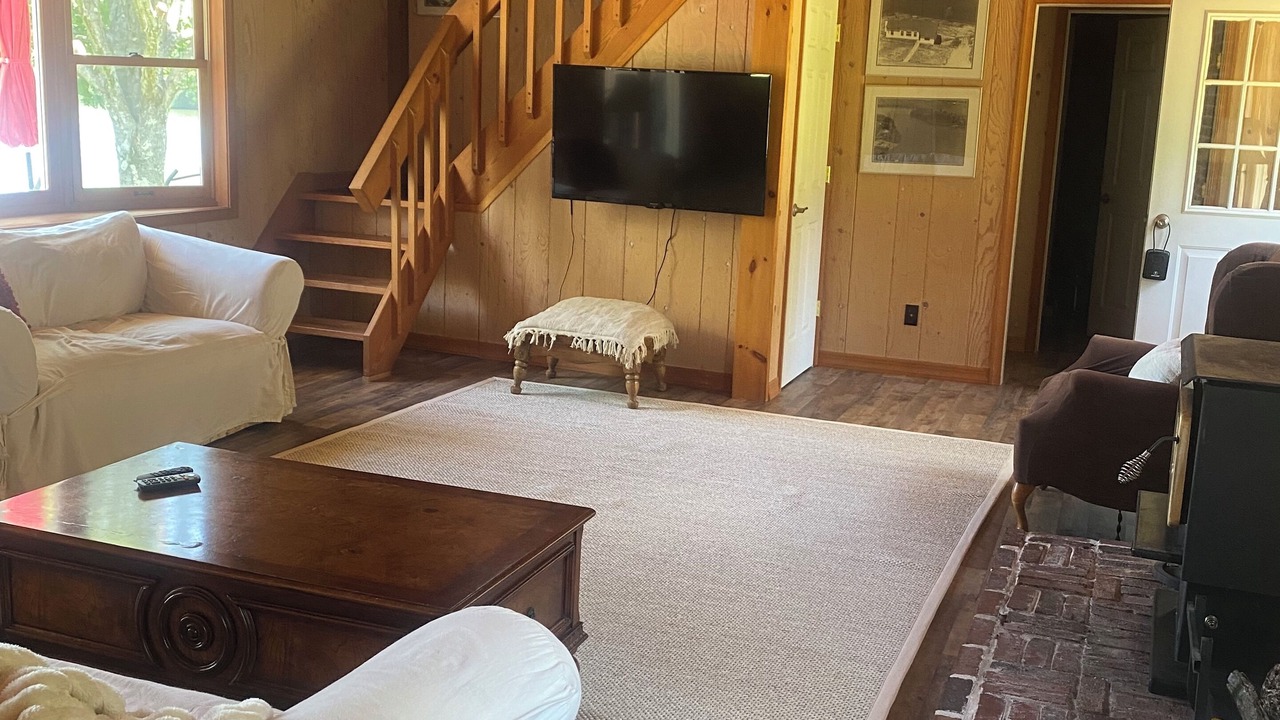 Photo of Livingroom in Thompson