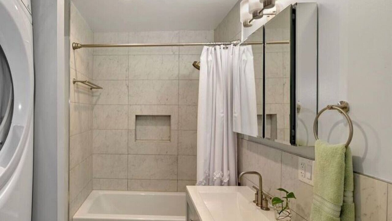 Photo of Bathroom in Communipaw