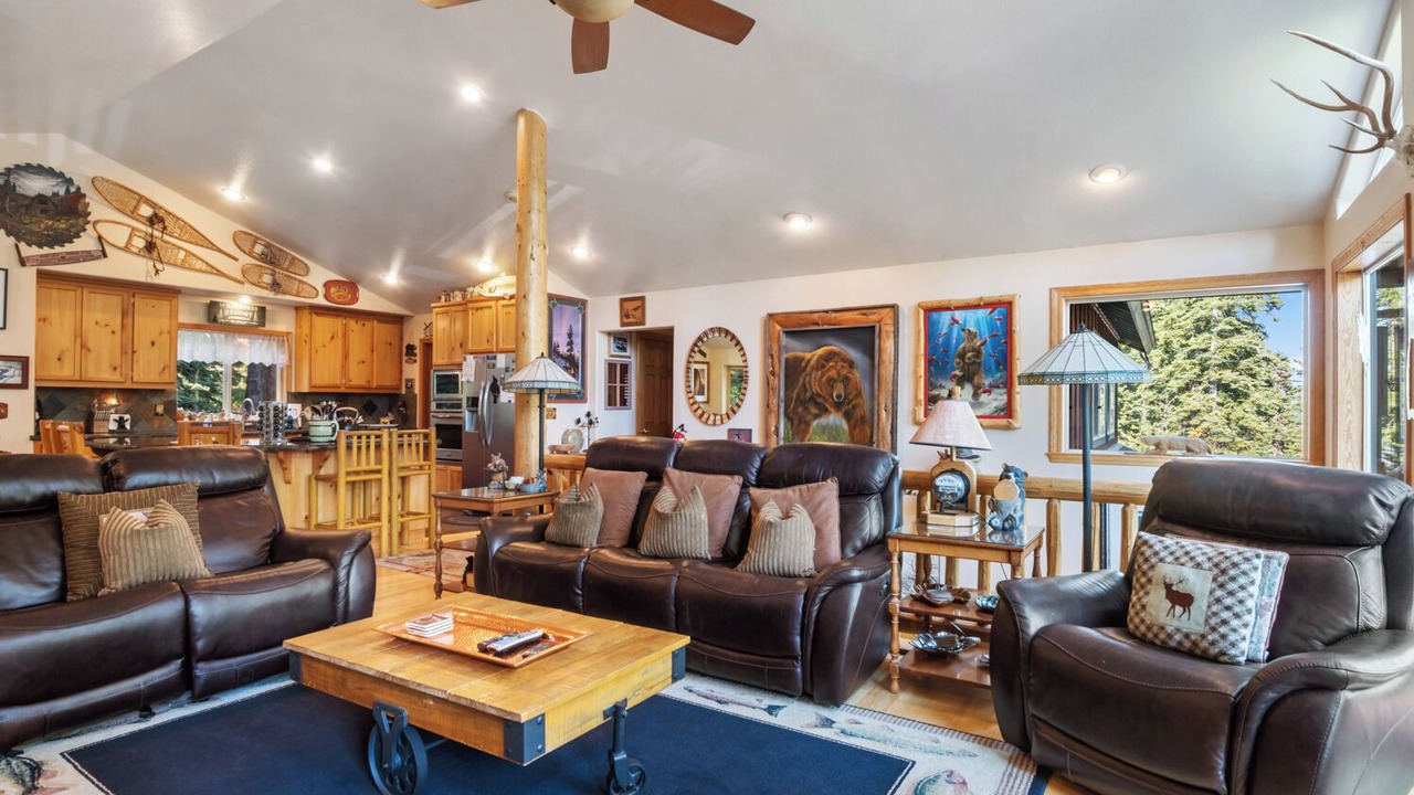 Photo of Livingroom in Carnelian Bay
