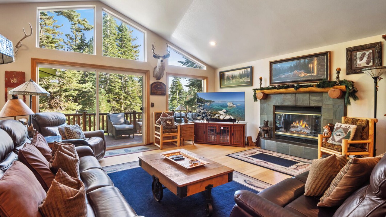 Photo of Livingroom in Carnelian Bay