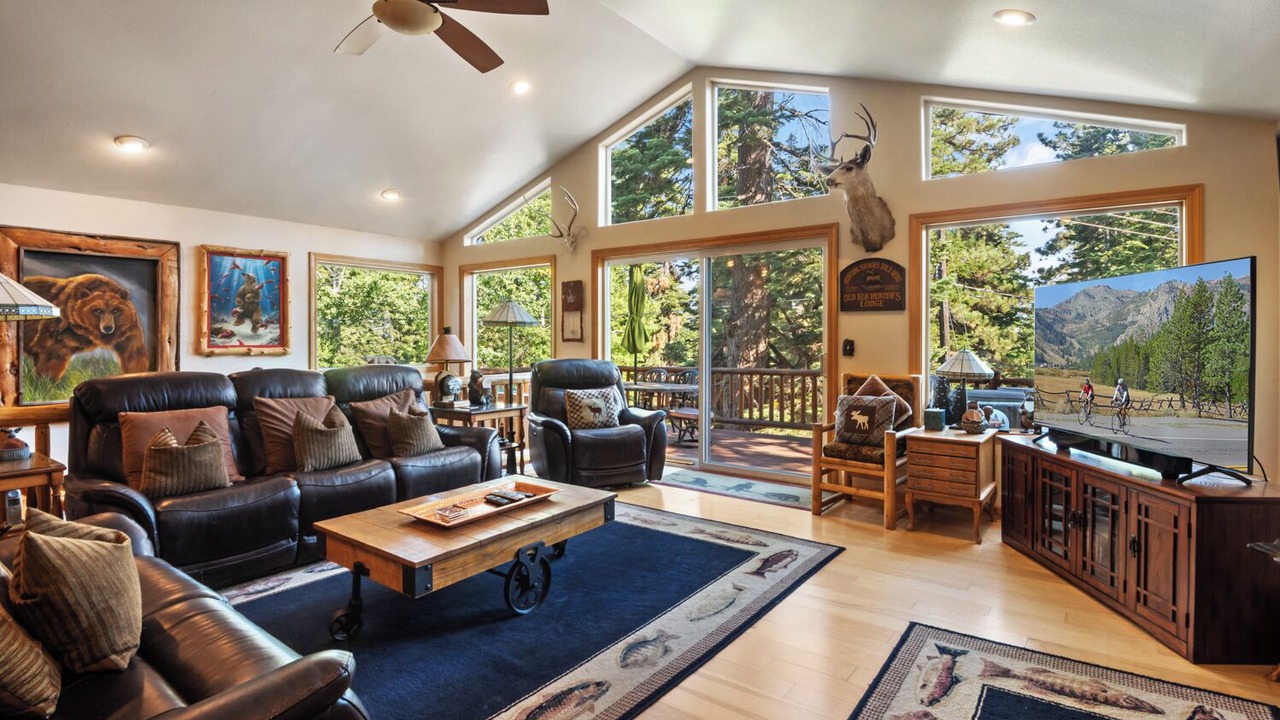 Photo of Livingroom in Carnelian Bay