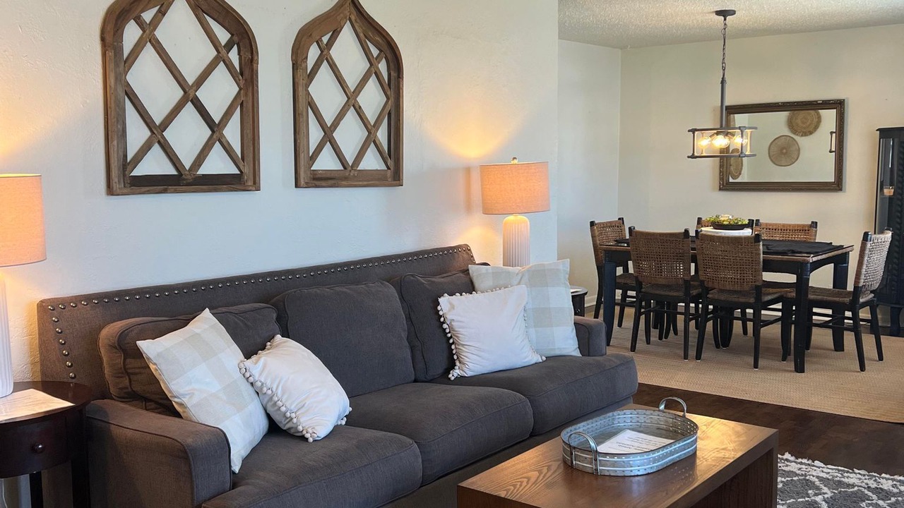 Photo of Livingroom in Joplin