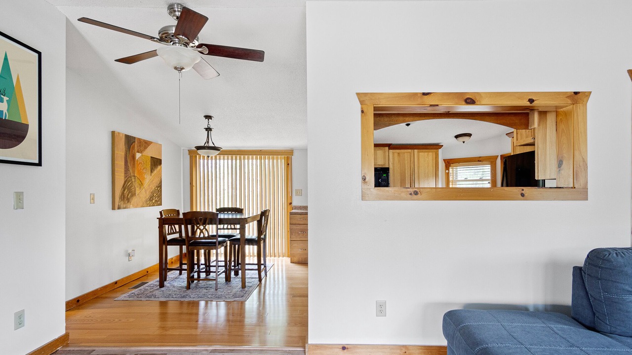 Photo of Livingroom in Holcombe
