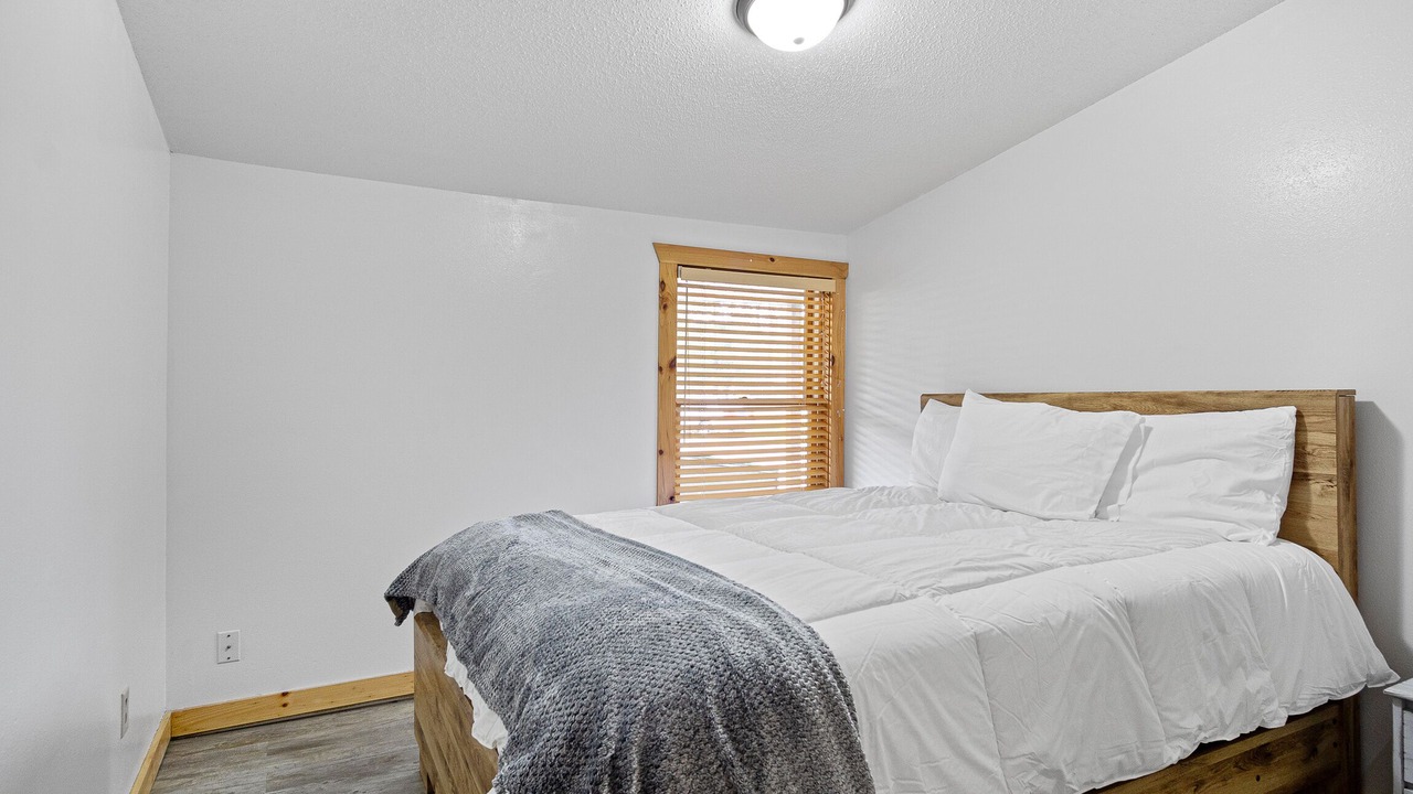 Photo of Bedroom in Holcombe