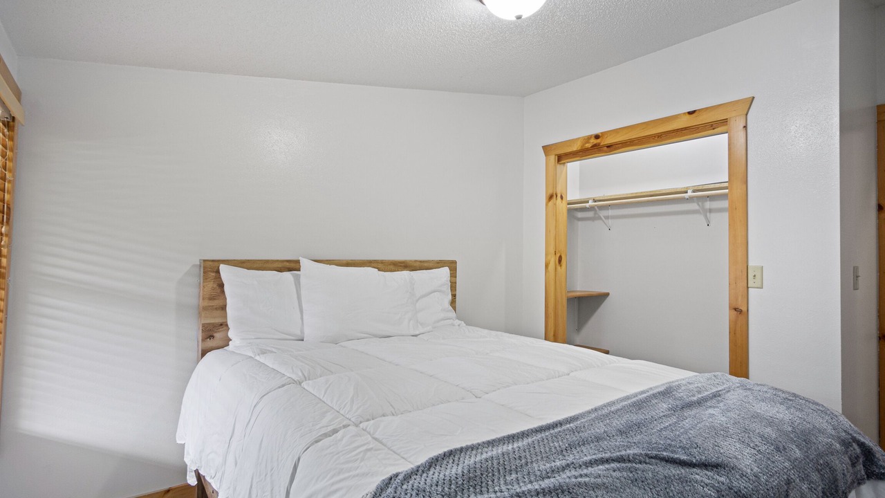 Photo of Bedroom in Holcombe