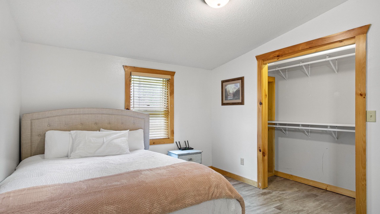 Photo of Bedroom in Holcombe