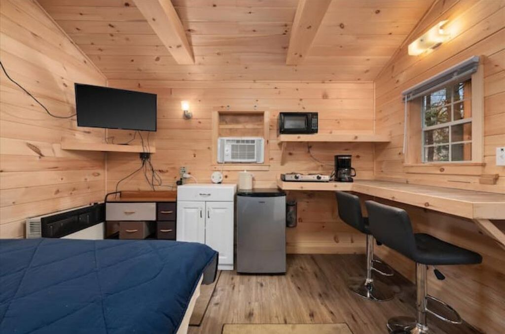 Photo of Bedroom in Town of Diana