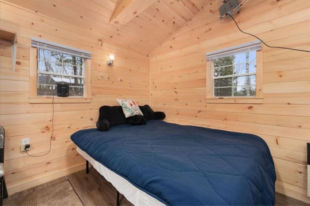 Photo of Bedroom in Town of Diana