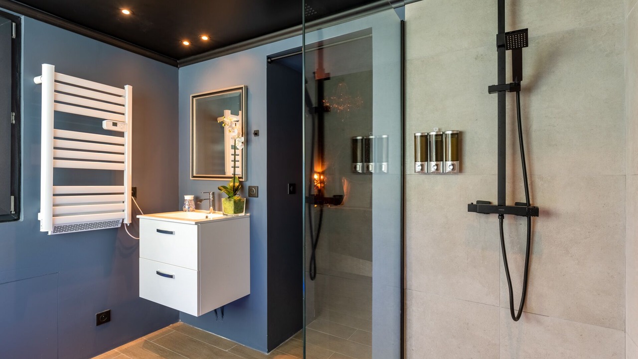 Photo of Bathroom in Gare-Jouvenet